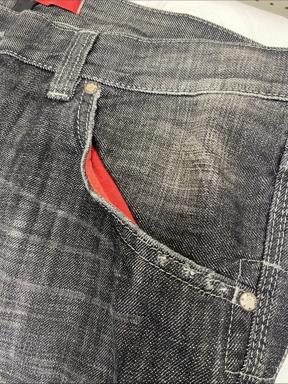 Signum Classic Straight Men’s Jeans In A Dark Wash 40x32 Red Accents